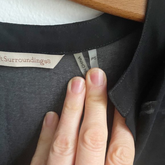 NWOT Soft Surrounding Black Sheer Asymmetrial Tunic Mandarin Collar Size PS - Picture 3 of 6